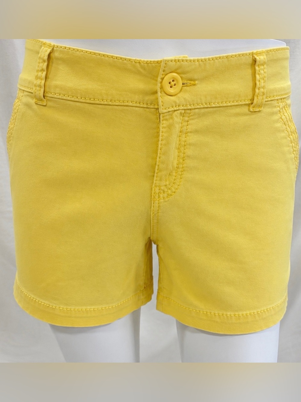 Maurices Bright Yellow stretch Women Chino Shorts Size 5/6
